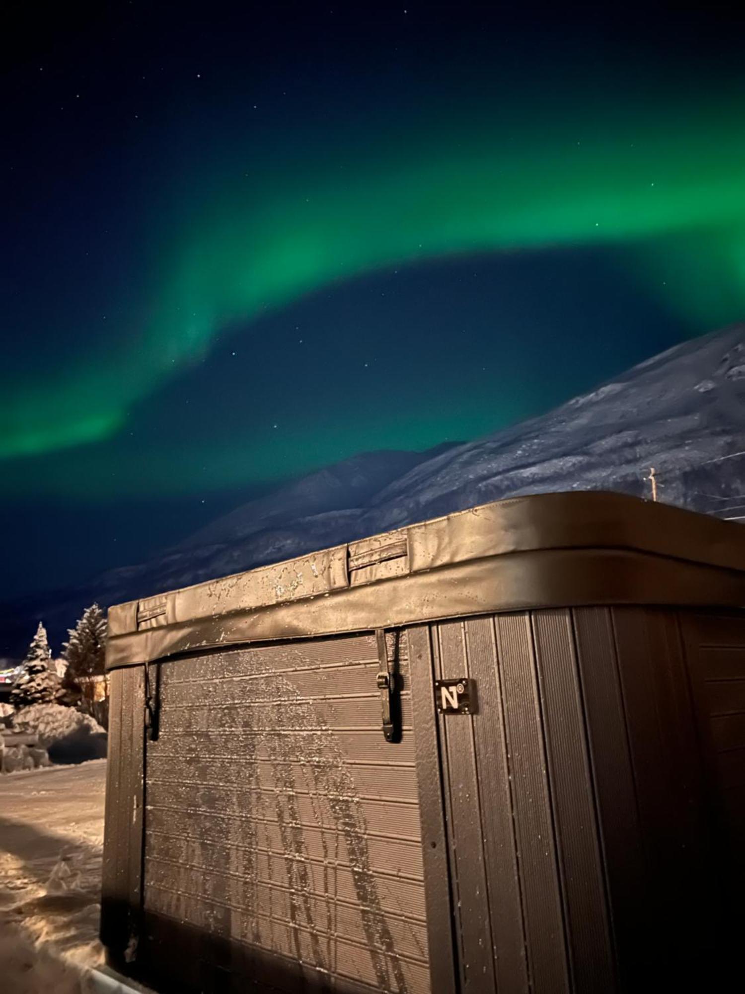 Alpan Apartments, Lyngenfjord Olderdalen Bagian luar foto