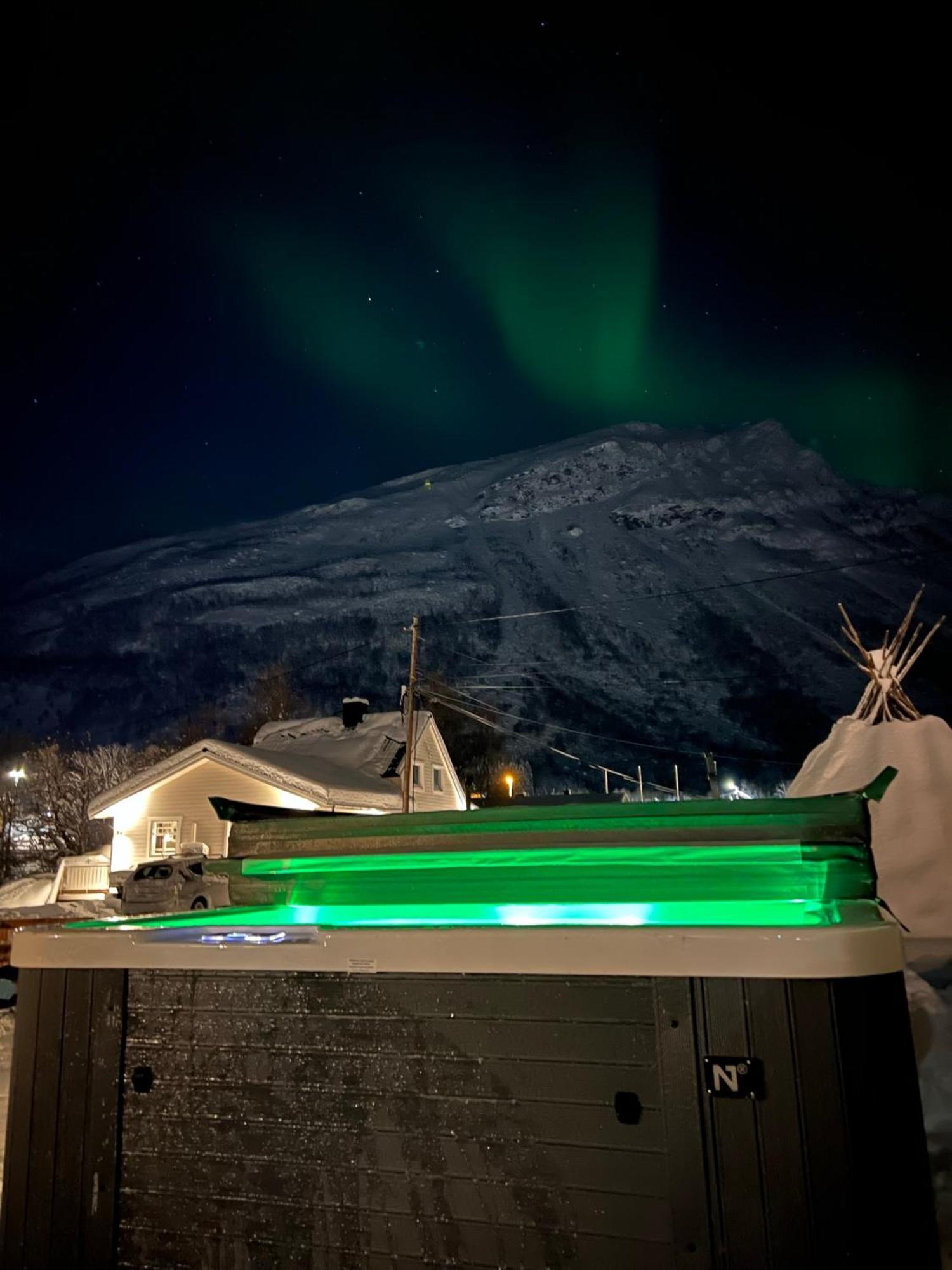 Alpan Apartments, Lyngenfjord Olderdalen Bagian luar foto