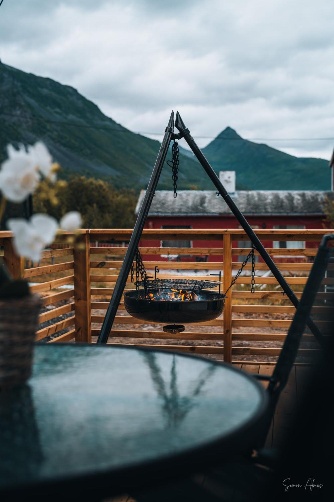 Alpan Apartments, Lyngenfjord Olderdalen Bagian luar foto