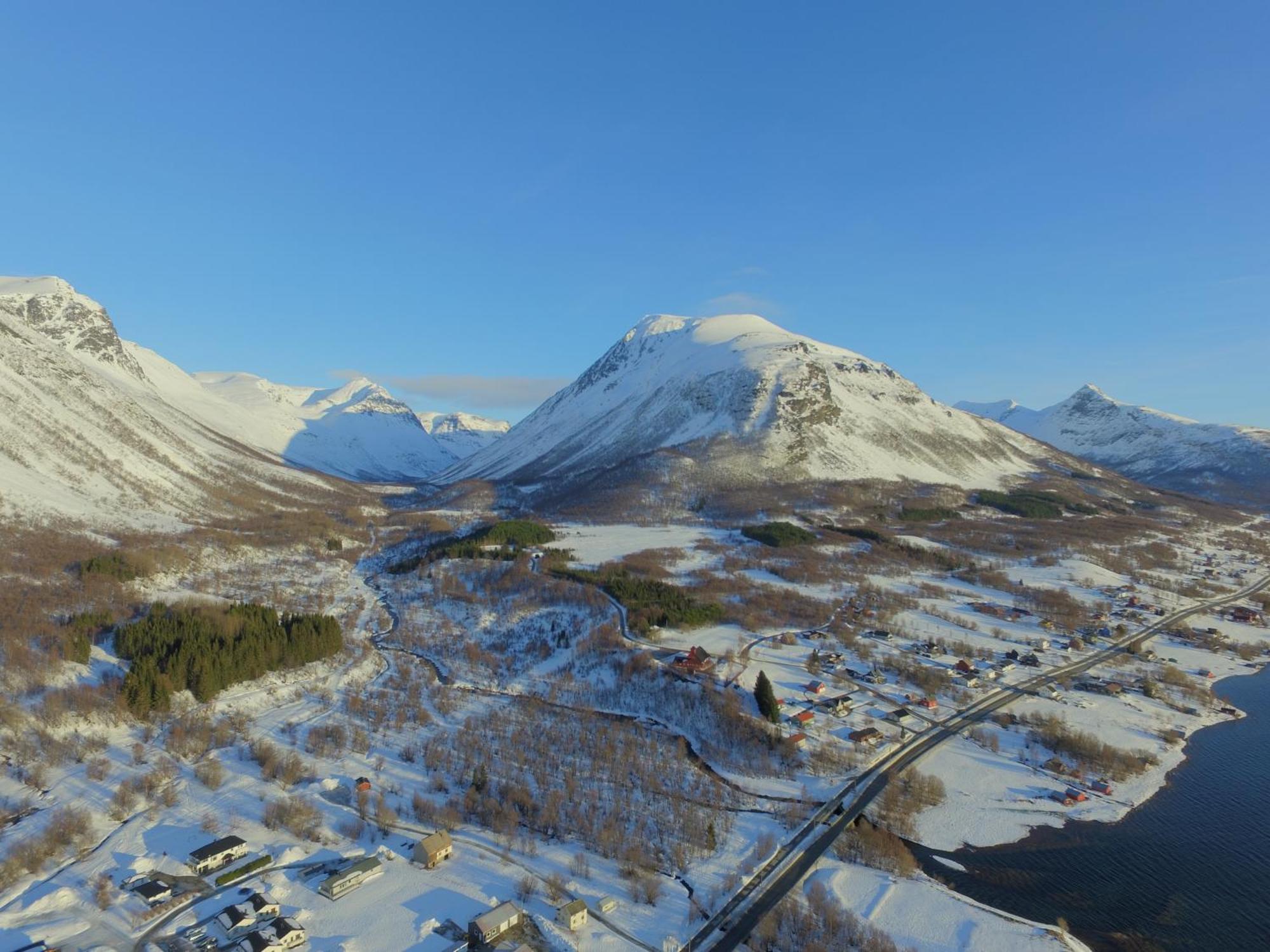 Alpan Apartments, Lyngenfjord Olderdalen Bagian luar foto